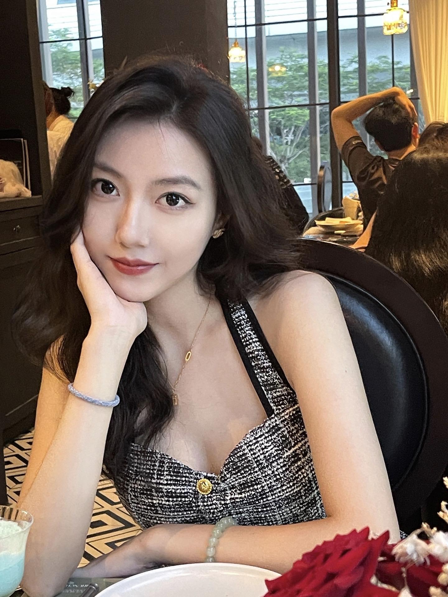 都市情感剧场：深夜食堂的邂逅与告别